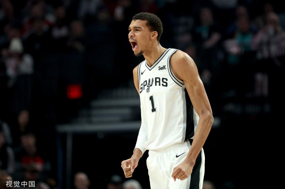 足球场上独 足球场上独